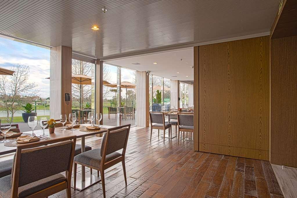 Suryaa Hotel Pinhais, Curio Collection By Hilton Restauracja zdjęcie