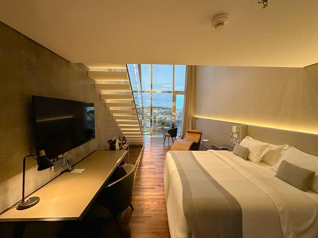 Suryaa Hotel Pinhais, Curio Collection By Hilton Udogodnienia zdjęcie